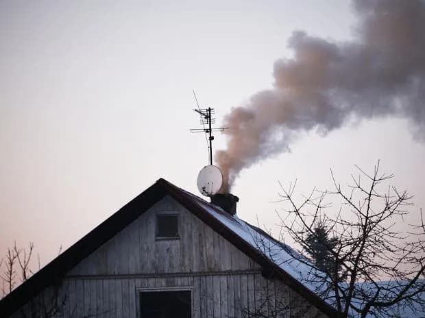 Jak ograniczyć dym z komina i poprawić jakość powietrza w domu