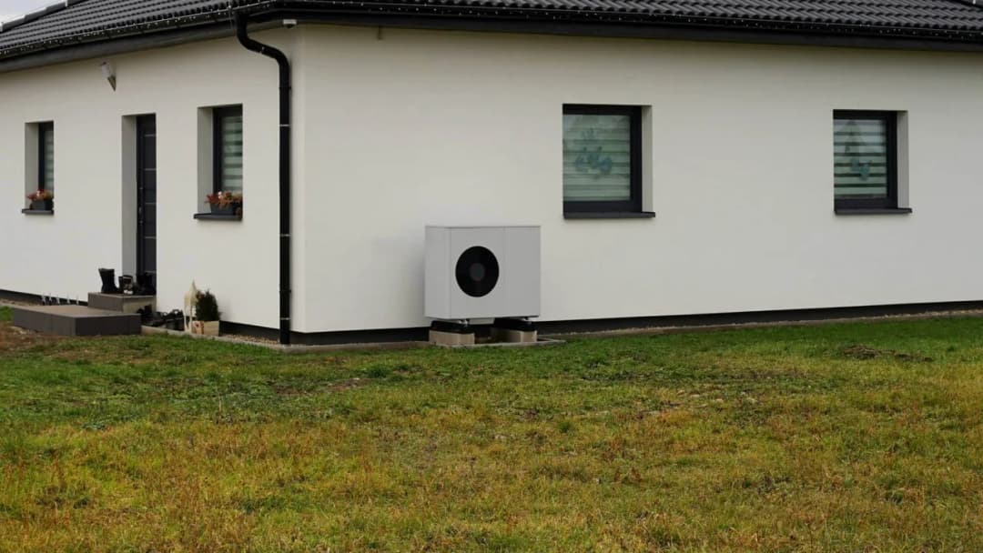Ile kosztuje ogrzewanie pompą ciepła? Sprawdź, co wpływa na ceny