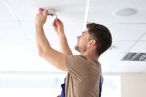 Czujnik czadu co ile wymieniać? Sprawdź, by nie narażać zdrowia