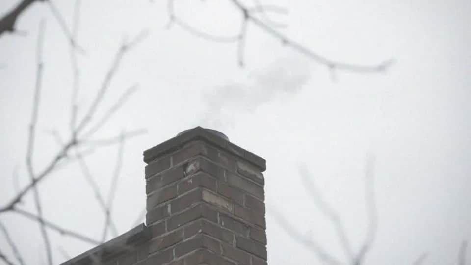 Jak usunąć zapach sadzy z komina i poprawić jakość powietrza Jak usunąć zapach sadzy z komina i poprawić jakość powietrza