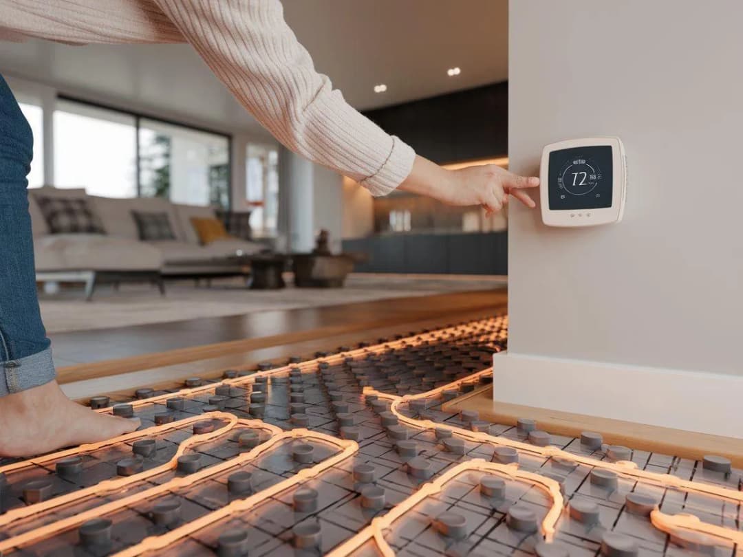 Jak włączyć ogrzewanie podłogowe i uniknąć problemów z jego działaniem