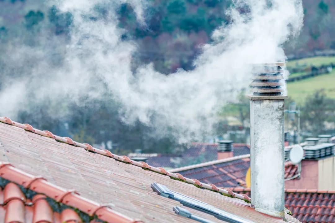 Czy do ubezpieczenia domu potrzebny jest kominiarz? Sprawdź konsekwencje